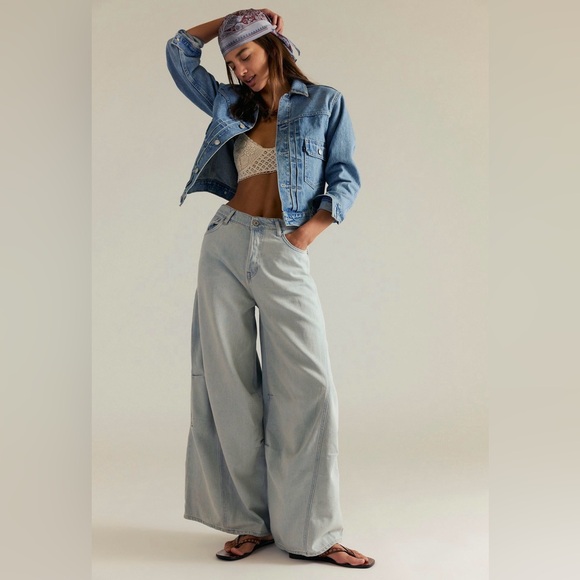 NWT We The Free Light Blue Flare & Wide Leg Jeans